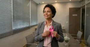 Leia mais sobre o artigo Câncer de Mama e o Direito do Trabalho: Proteção Contra a Demissão Discriminatória e Assédio